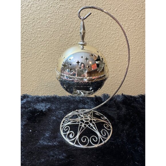 Towle Silversmiths 2004 Musical Ornament Ball Limited Edition Silver Hanging - Picture 2 of 8